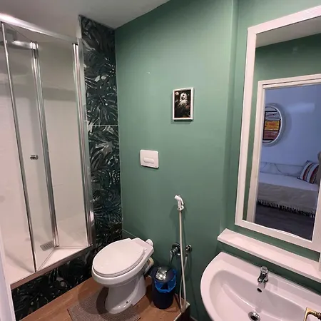 Ausra Apartment